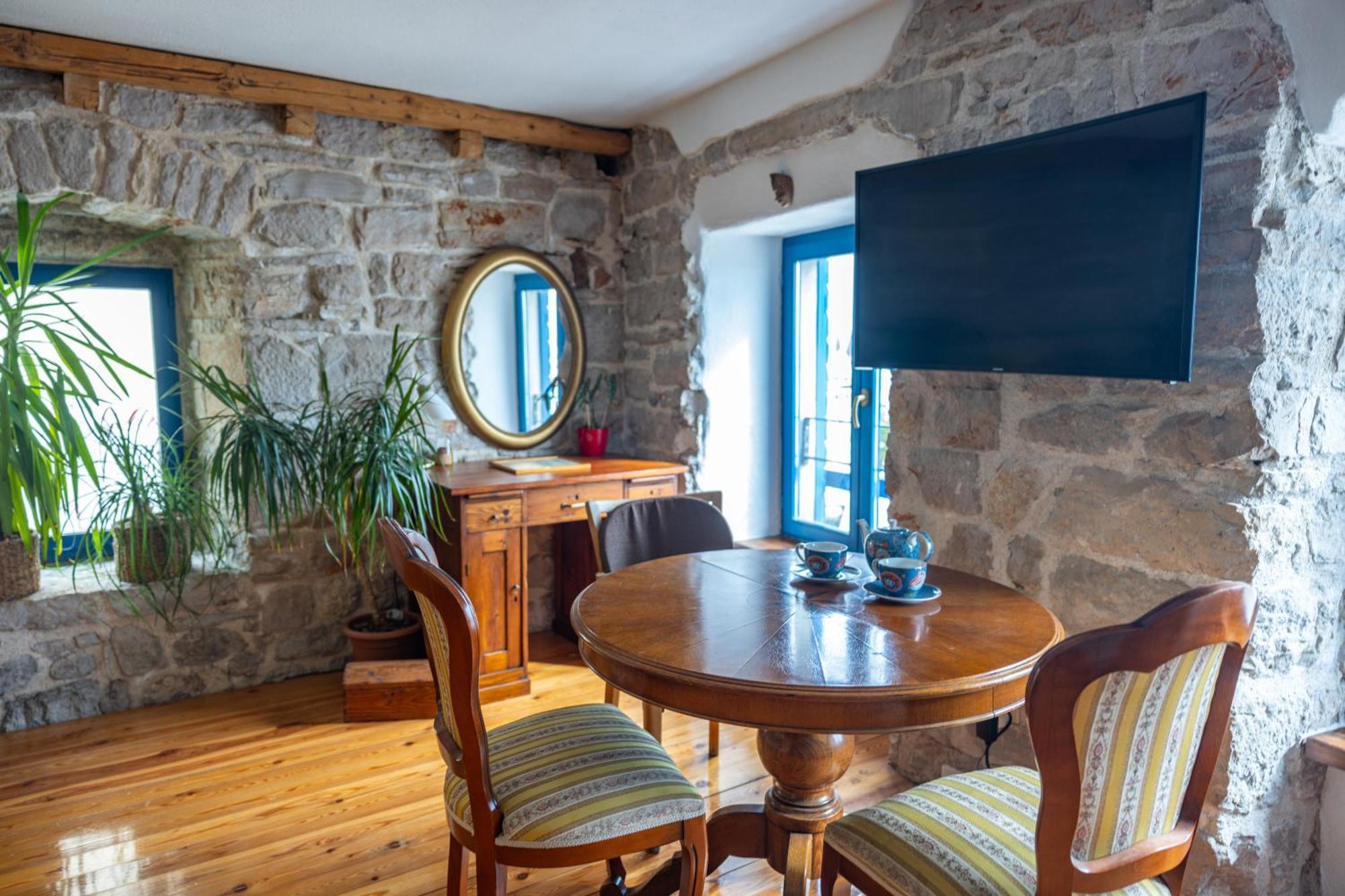 Old House Apartment Vodice Exterior photo