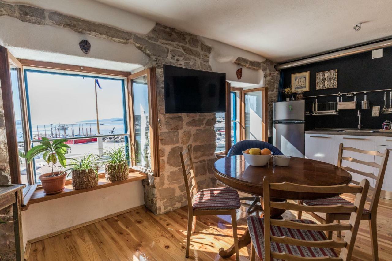 Old House Apartment Vodice Exterior photo